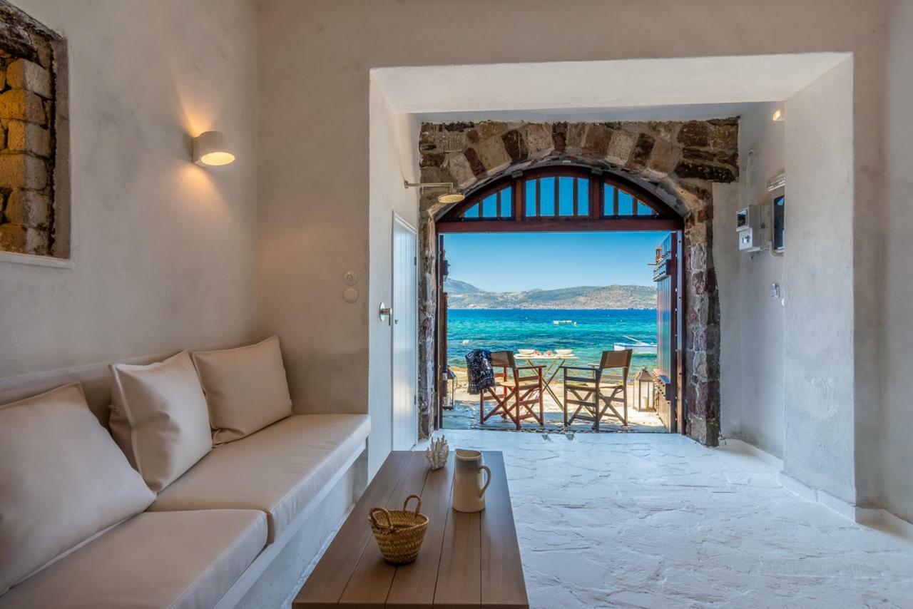 Neosikos Amazing Beach House In Milos Island Villa Klima  ภายนอก รูปภาพ